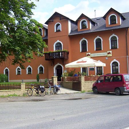 Penzion U Cervenych Vrat Chudolazy Luaran gambar