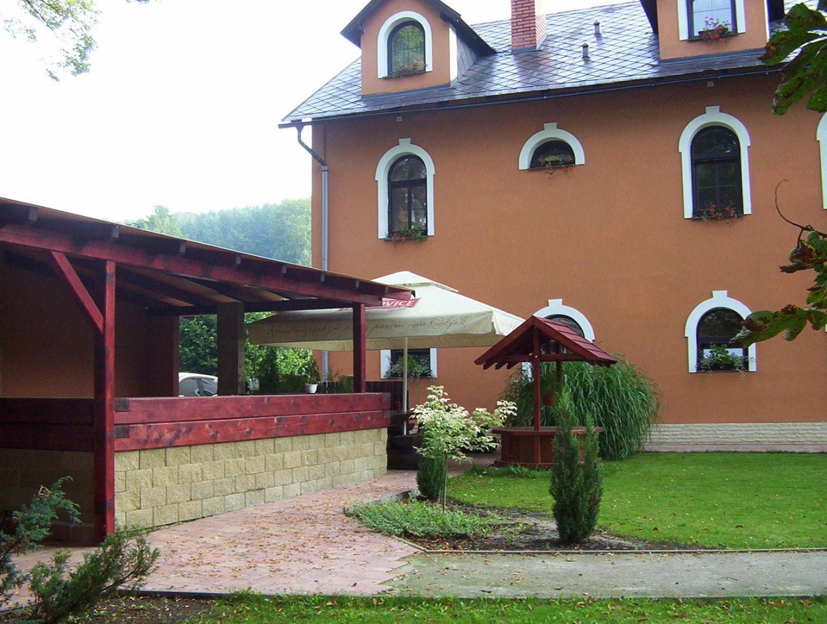 Penzion U Cervenych Vrat Chudolazy Luaran gambar